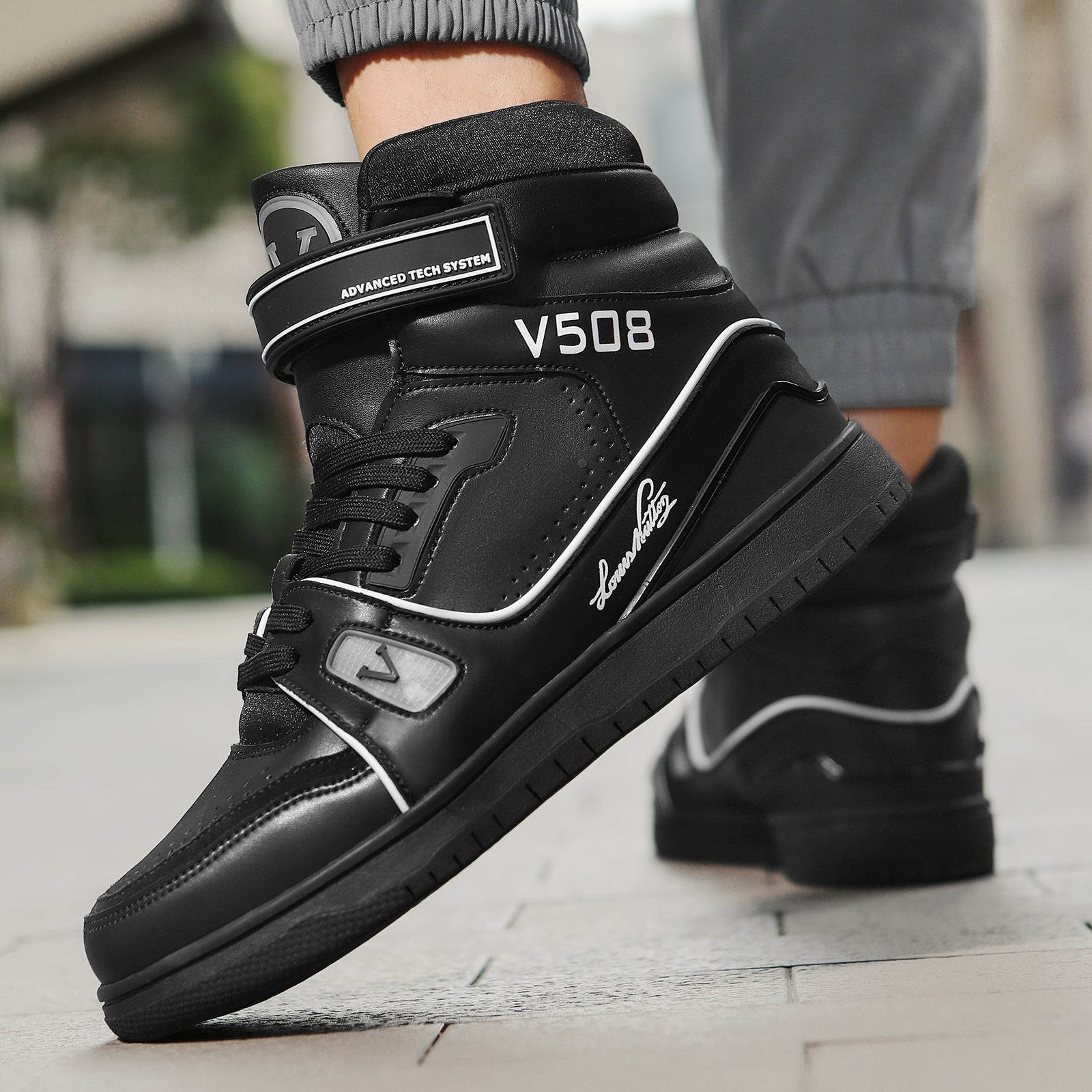 Men's High-Top Casual Basketball Shoes Mesh Slip Resistant Winter Outdoor Sports Track Luminous Lights Changing Fashion Trend